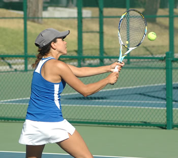 Marie Fleming ’16 improved to 3-0 in singles last week with a pair of dominant wins.