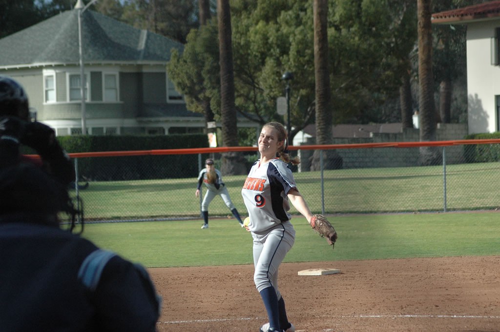 Eden Griffen ’17 threw a shutout for the Softball team in a doubleheader sweep of Puget Sound.