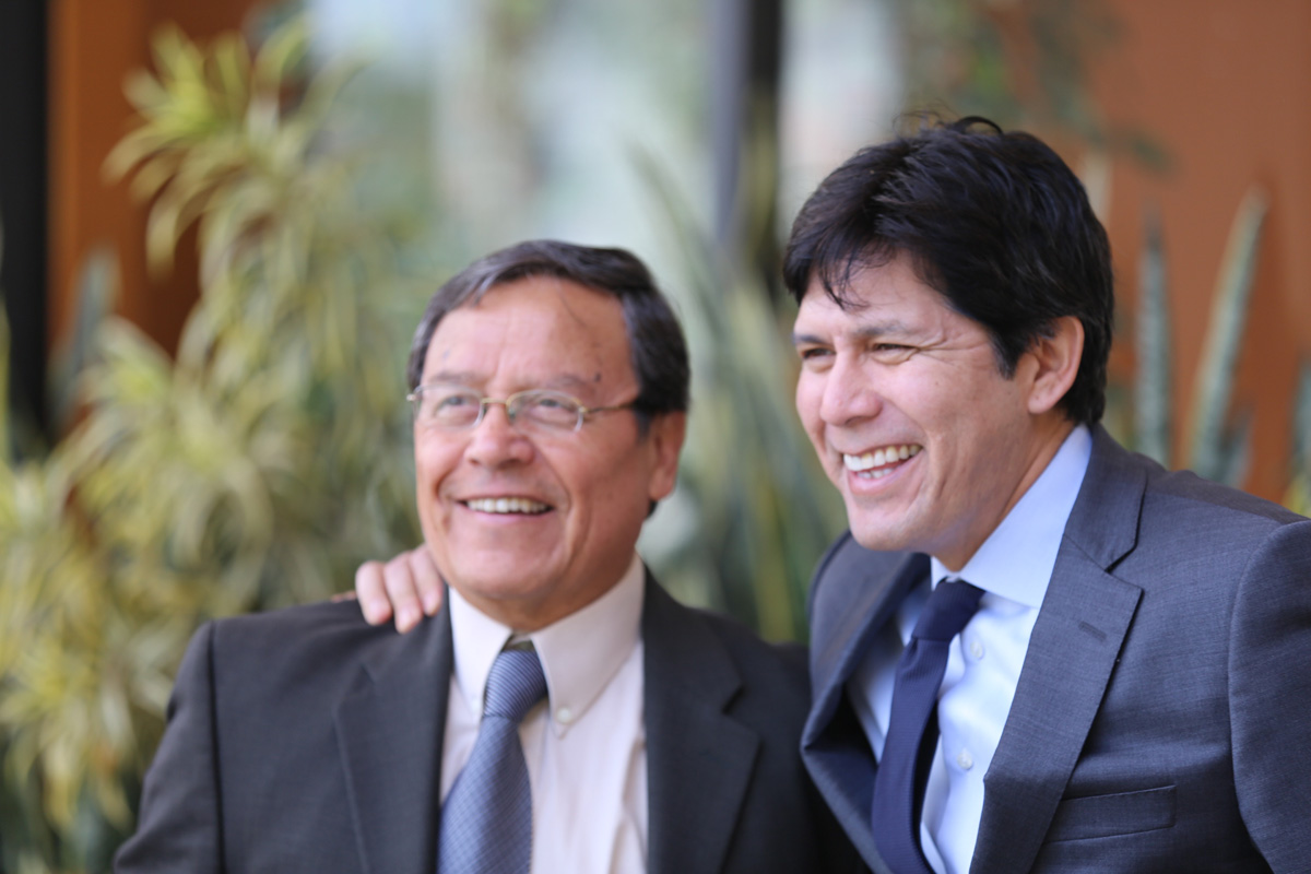 US Senate Candidate Kevin de León '03 with mentor and friend Professor Emeritus of Chicano/a-Latino-a Studies Jose Z. Calderon before the rally.