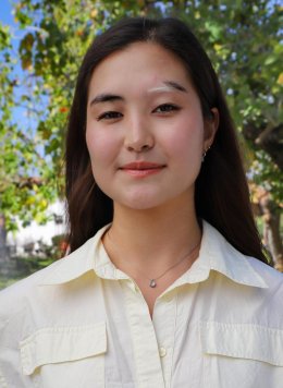 headshot of G Gulnaz Amanzholova