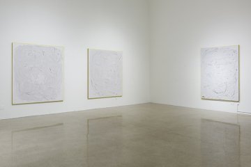 Installation view of Liat Yossifor: Time Turning Paint at Pitzer College Art Galleries, September 12-December 11, 2015. Photography courtesy of Ruben Diaz. 