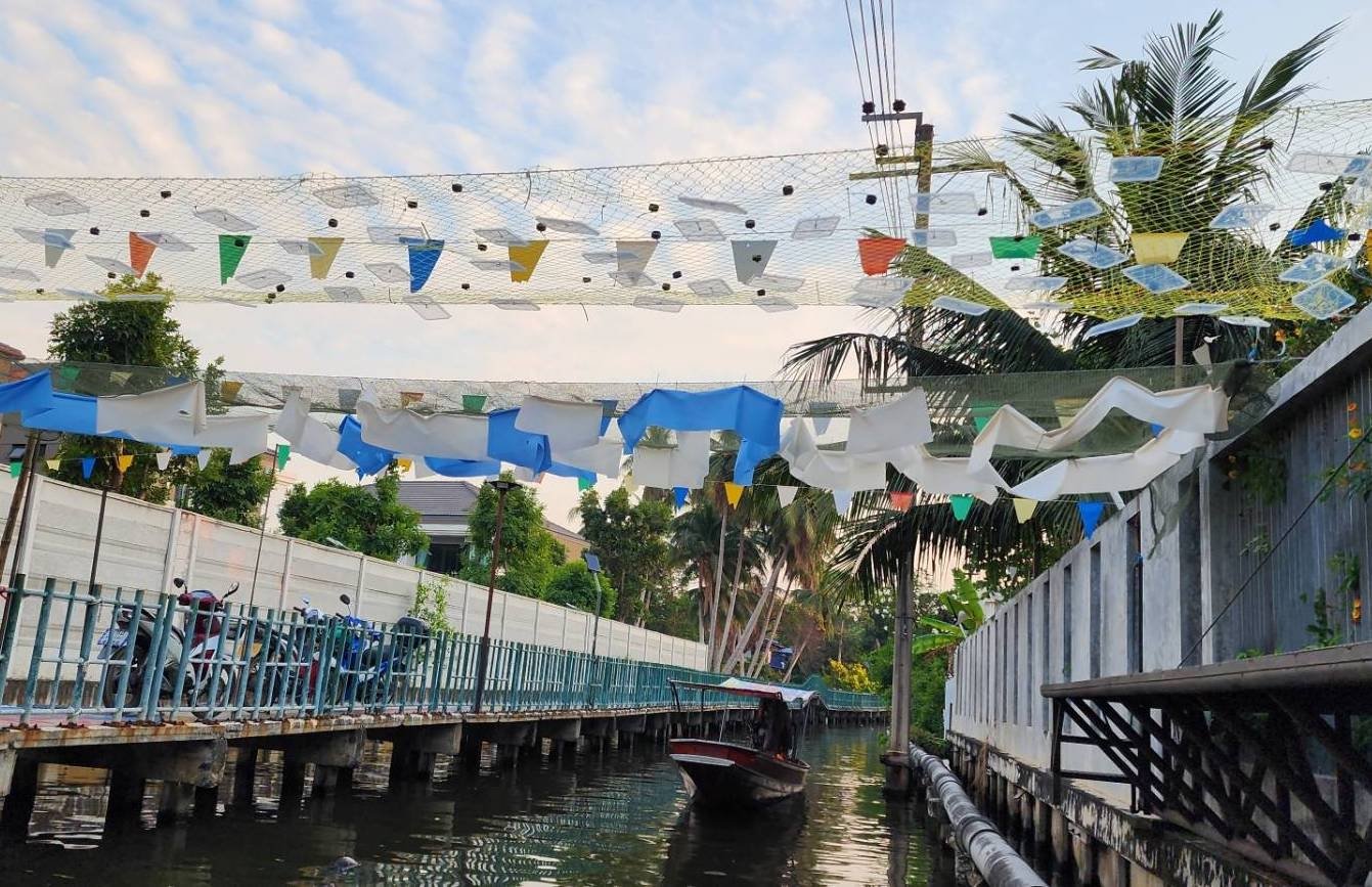 Bangkok canal system that is being studied by a student team led by Professors Purvis-Roberts and Chandrangsu