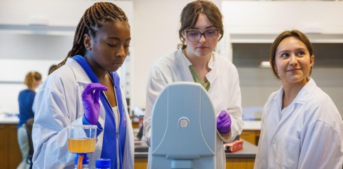 Students at work in a chemistry lab in the Nucleus