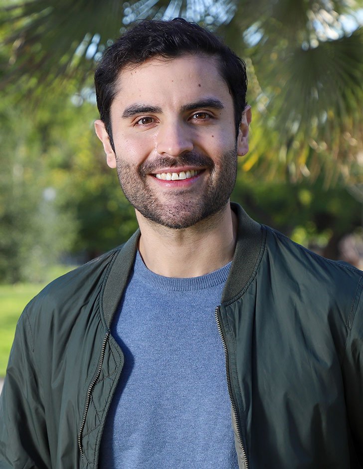 headshot of Robbie Figueroa '17