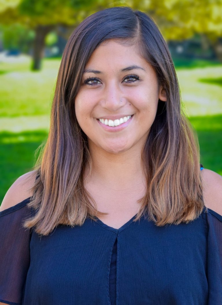 portrait of professor steffanie Guillermo
