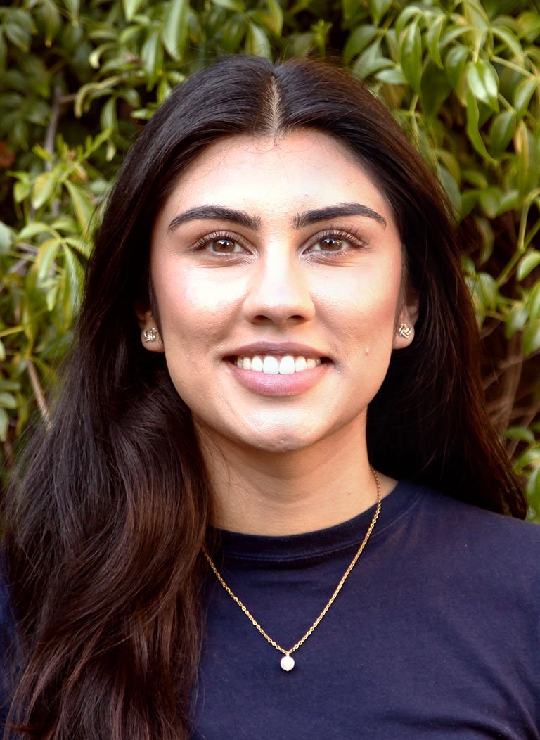 headshot of Aalia Desai