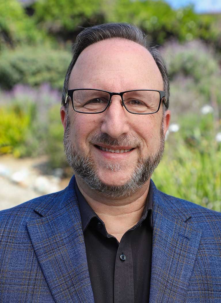 headshot of Bob Fass