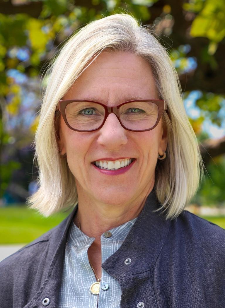 headshot of kimberly grant