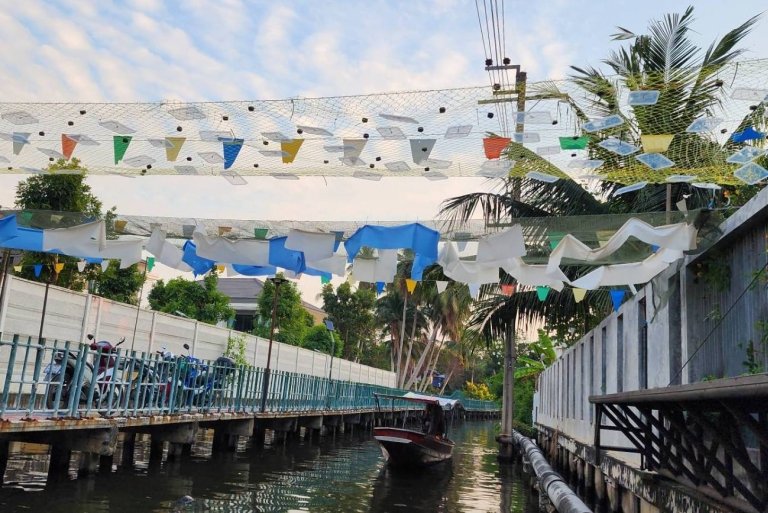 Bangkok canal system that is being studied by a student team led by Professors Purvis-Roberts and Chandrangsu