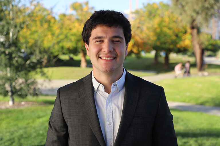 headshot of Joaquin Valdez