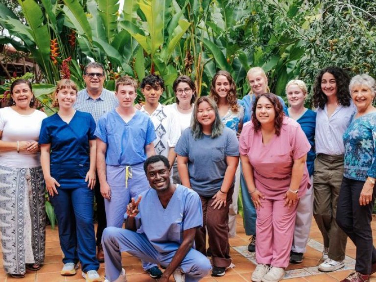 a group of students and faculty pose at the costa rica summer institute