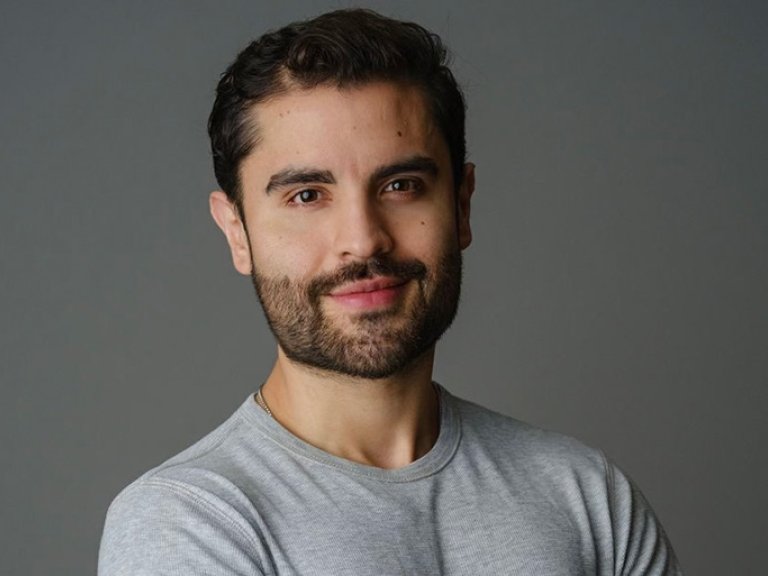 headshot of Robbie Figueroa '17