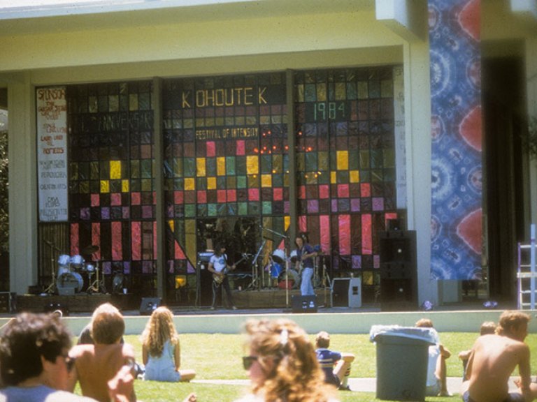 a band plays on the McConnell apron during Pitzer's 1984 Kohoutek festival