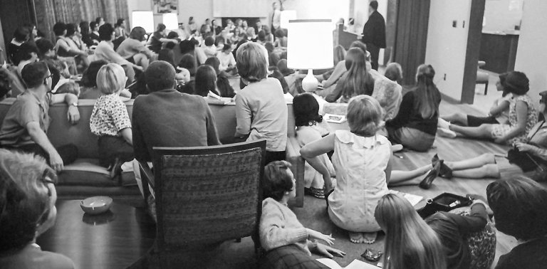 View of a Pitzer townhall meeting taking place in 1965.