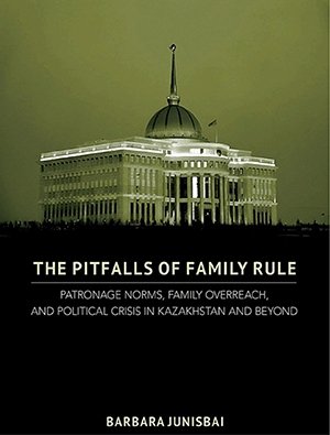 book cover of "the pitfalls of family rule"