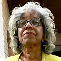 headshot of Lora Swayne