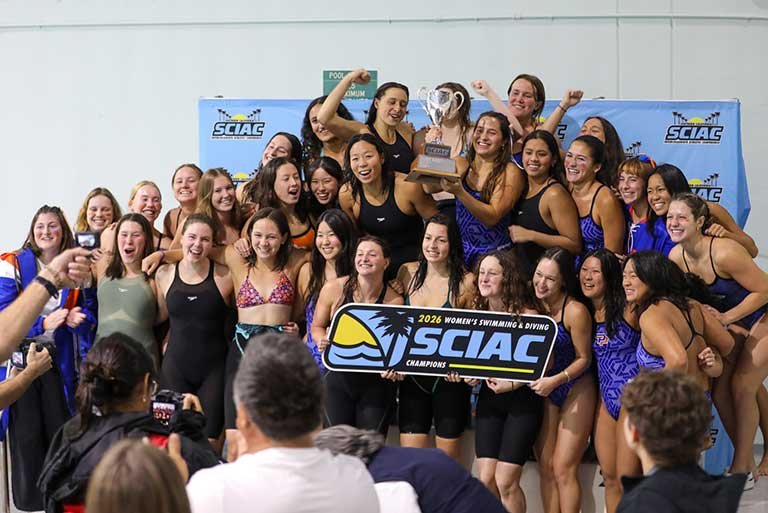 2026 womens swim and dive team