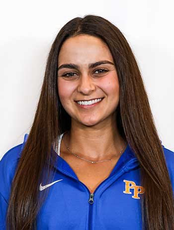 Headshot of Rachel Roxarzade